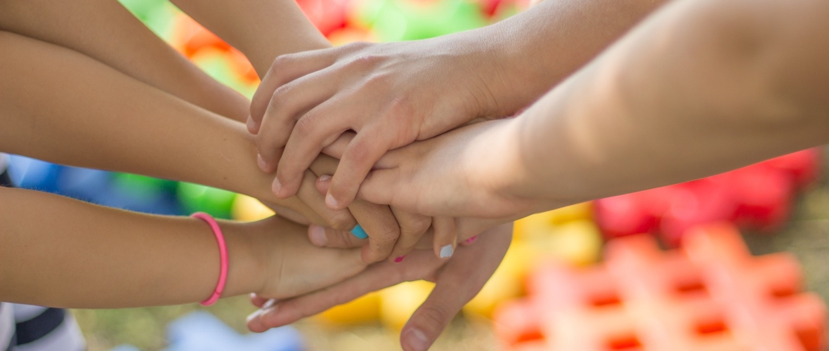 hands-2847508_1920