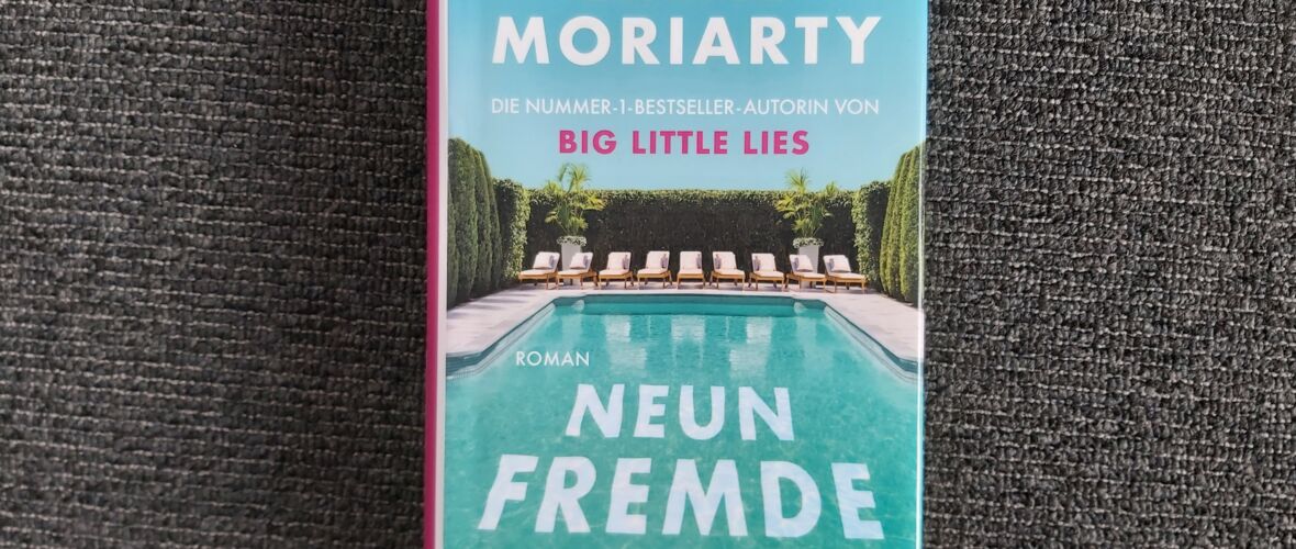 Neun Fremde Neun Fremde