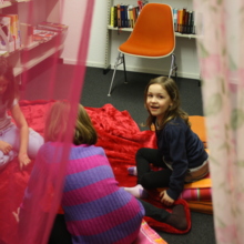 Lesepatin Eva Winter im Vorlesezimmer