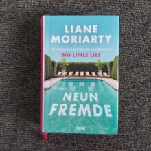 Neun Fremde