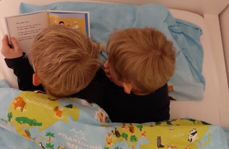 Kleiner Bruder großer Bruder Kleiner Bruder großer Bruder