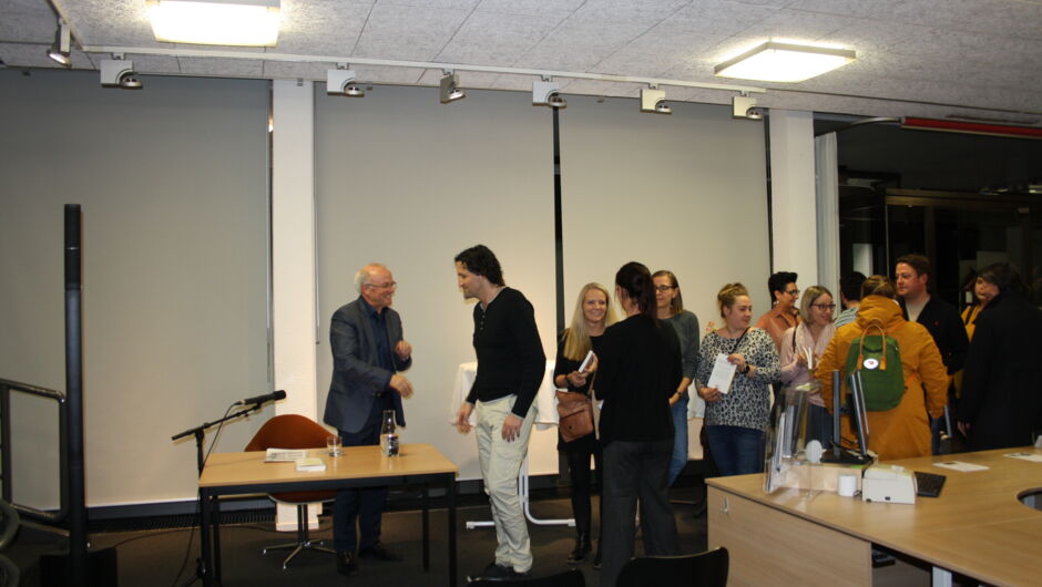 Dr. Haller (46) Dr. Haller (46)