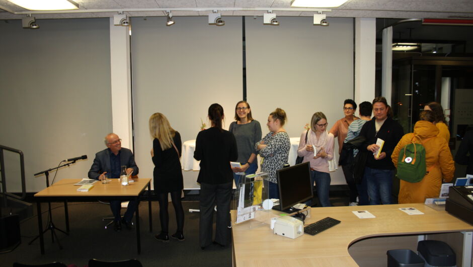 Dr. Haller (47) Dr. Haller (47)