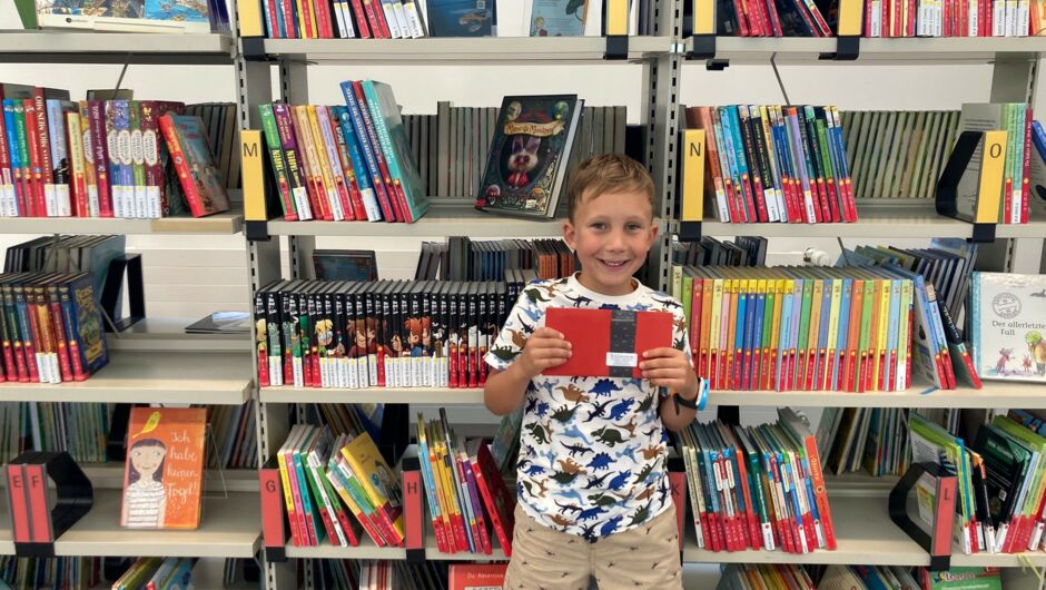 Sommerlesen_Gewinnübergabe_Dominik Sommerlesen_Gewinnübergabe_Dominik