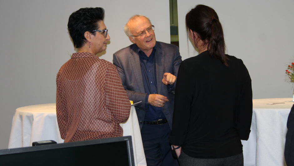 Dr. Haller (17) Dr. Haller (17)