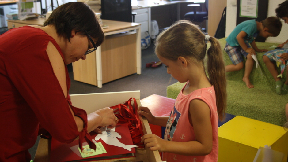 Blumengruppe Abschluss-Bibliotheksbesuch (4)