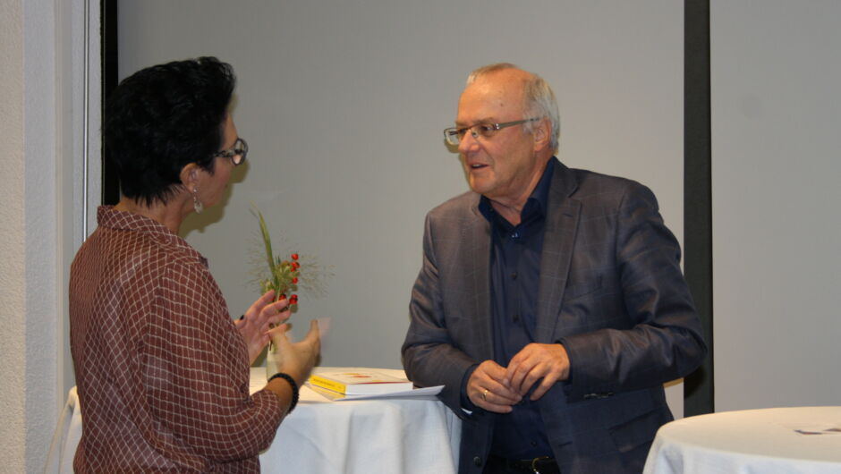 Dr. Haller (12) Dr. Haller (12)