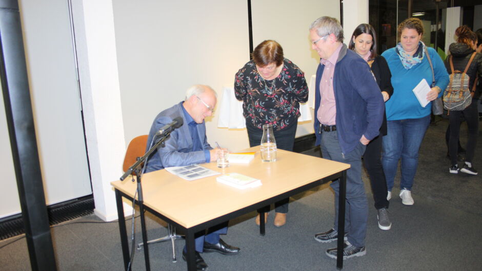 Dr. Haller (32) Dr. Haller (32)