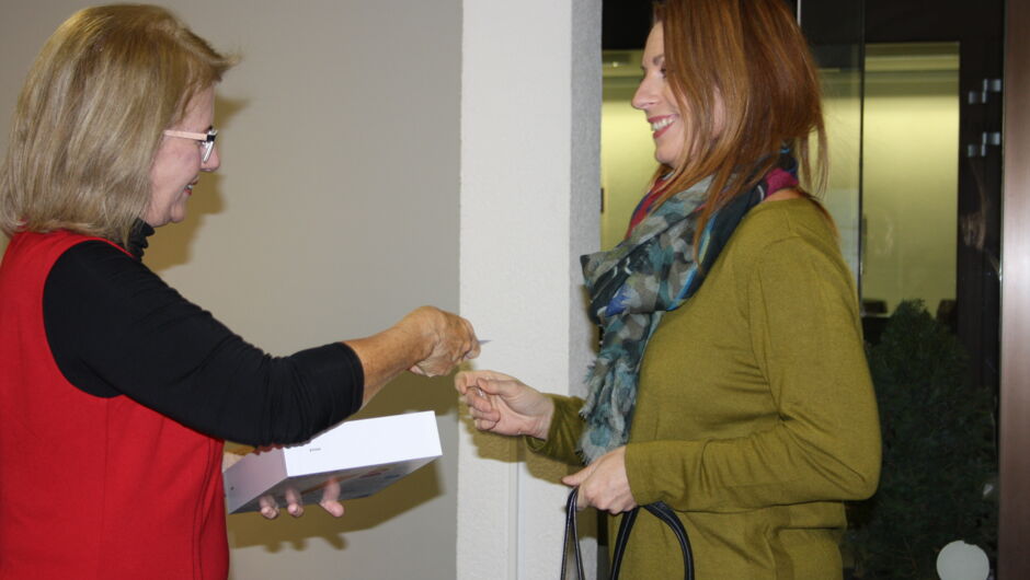 Dr. Haller (4) Dr. Haller (4)